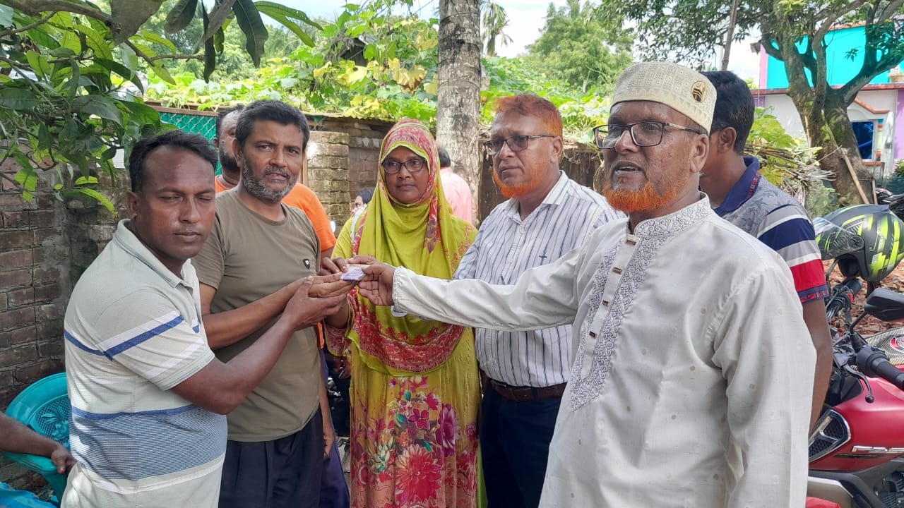 জীবননগরে আহত বিএনপি নেতার চিকিৎসায় পাশে দাঁড়ালেন বাবু খান