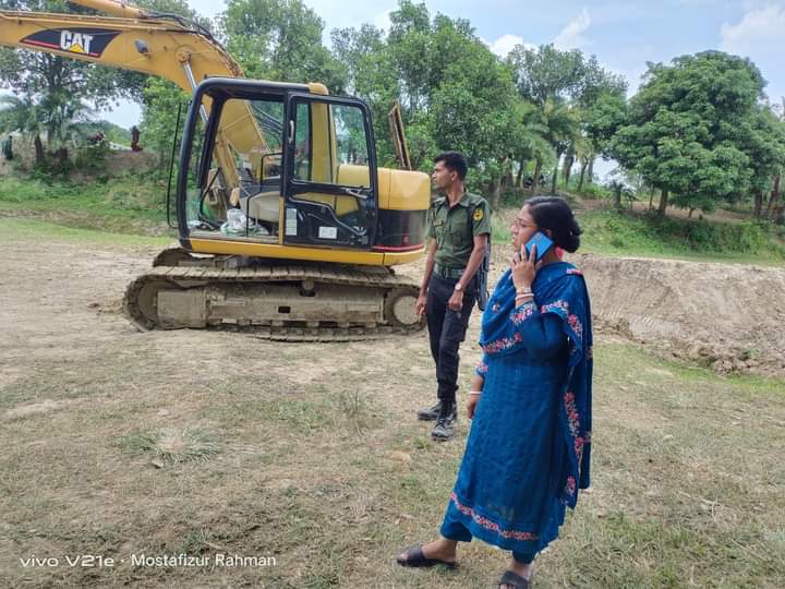 আলমডাঙ্গায় ফসলি জমির মাটি কেটে বিক্রি, ব্যবসায়ীকে জরিমানা