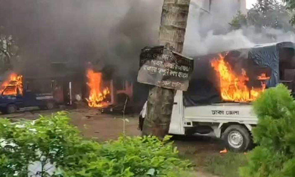 উথলীতে গাড়ি ও দোকানপাটে হামলা-ভাঙচুর-লুটপাট, আহত ৫