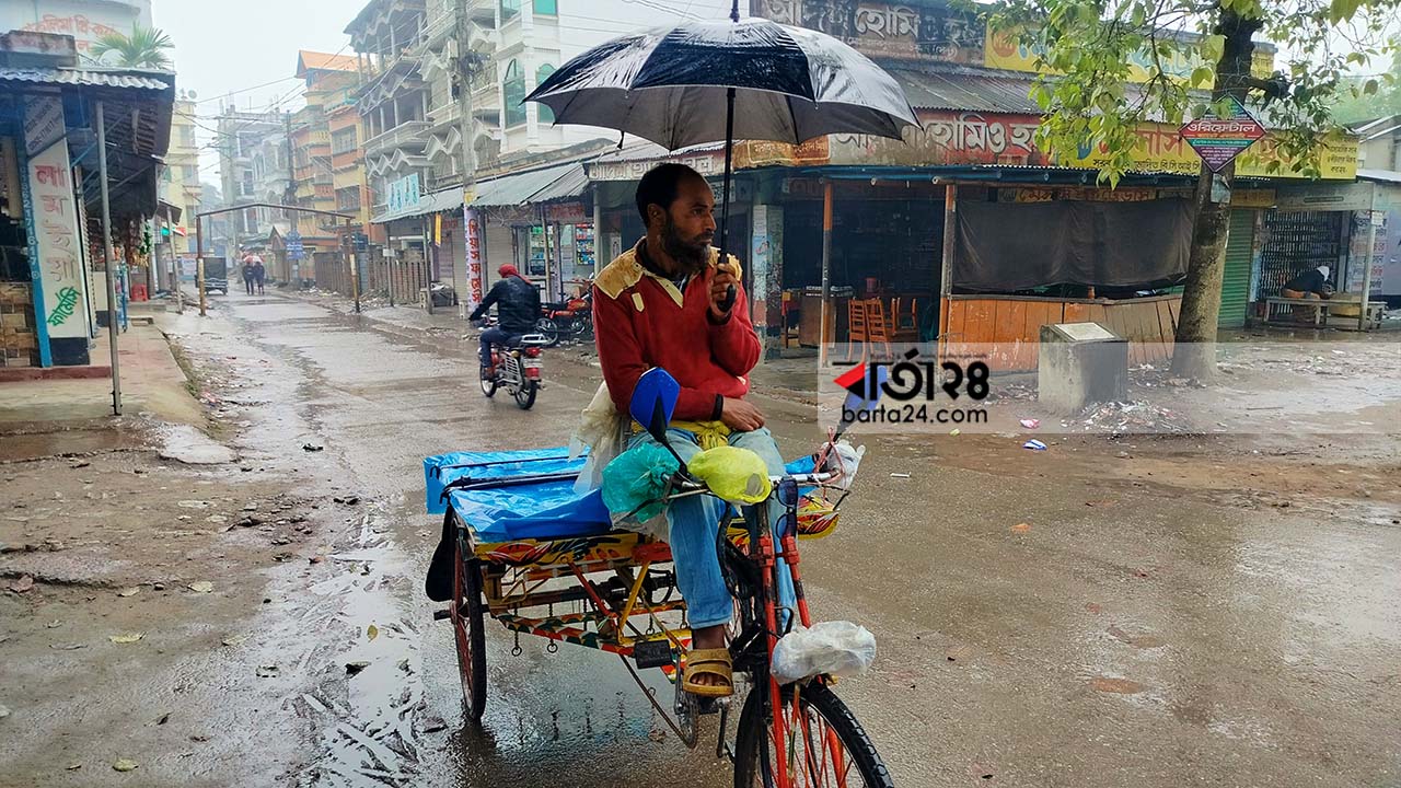 চুয়াডাঙ্গায় তীব্র শীতের মাঝে আবারও গুঁড়ি গুঁড়ি বৃষ্টি