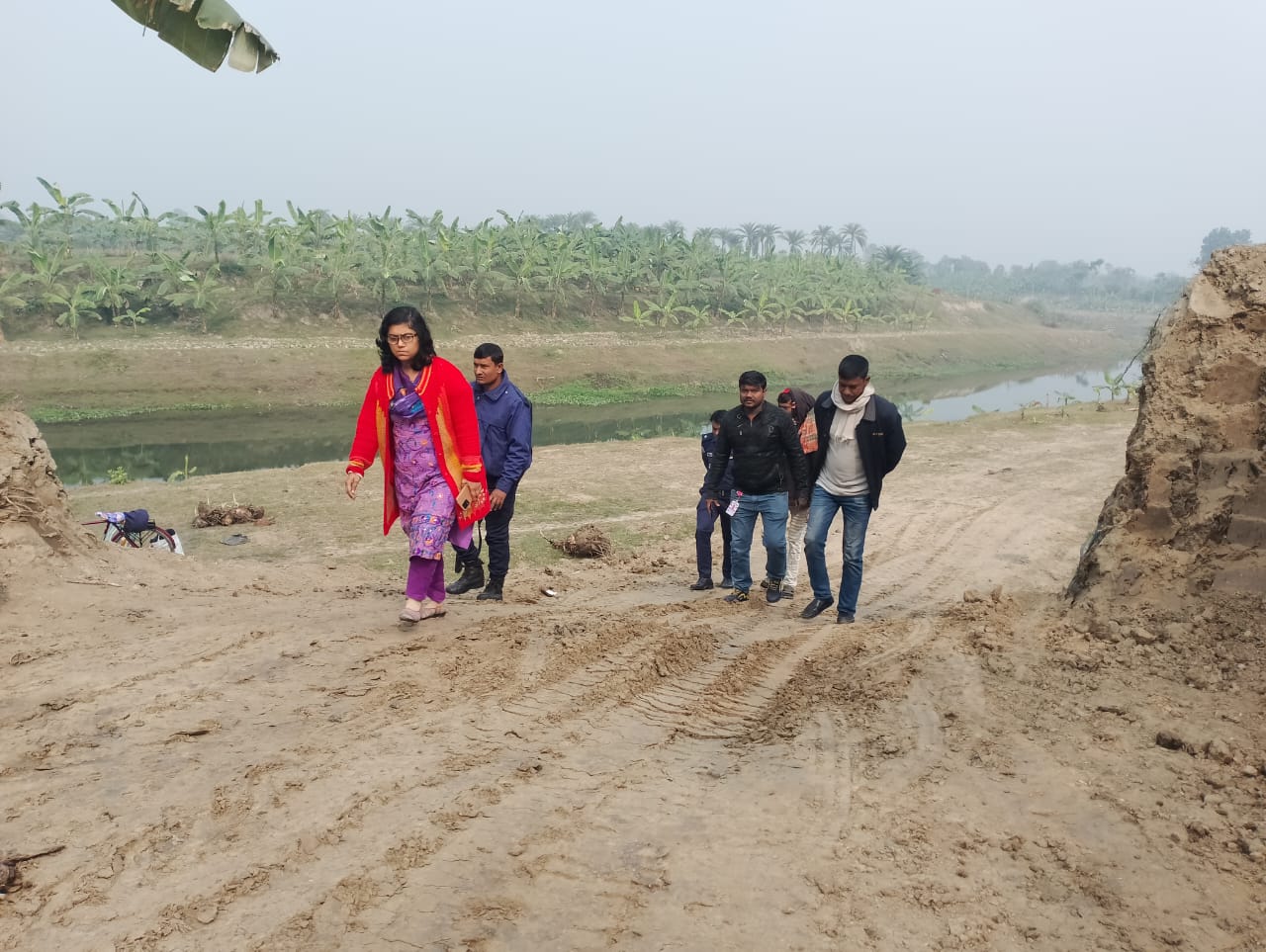 জীবননগরে  ভৈরব নদের মাটি উত্তোলন, দুজনকে লাখ টাকা জরিমানা