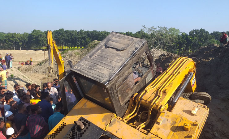 ঝিনাইদহে এস্কেভেটরের চেইন ছিড়ে চালকের মৃত্যু