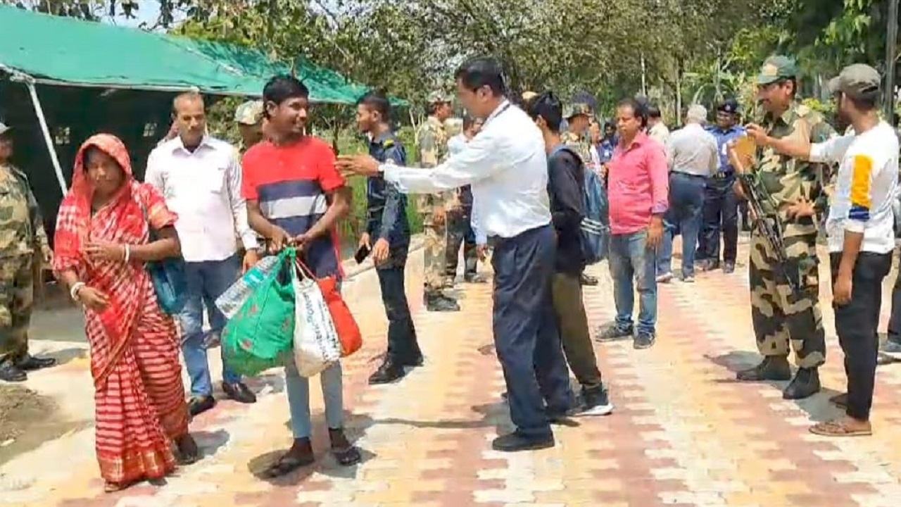 তিন মাস জেল খেটে দেশে ফিরল দুই ভারতীয় নাগরিক