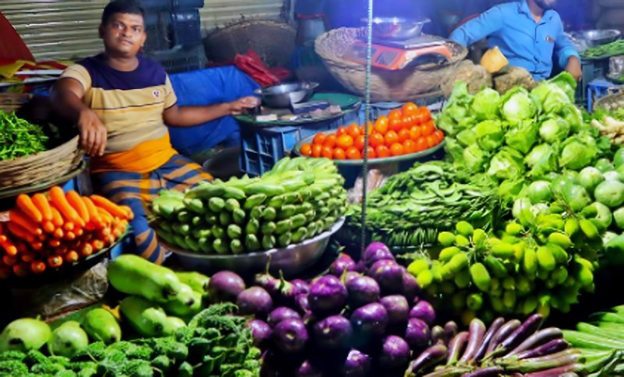 শিমের কেজি ২০০, ডিমের ডজন ১৪৫ টাকা